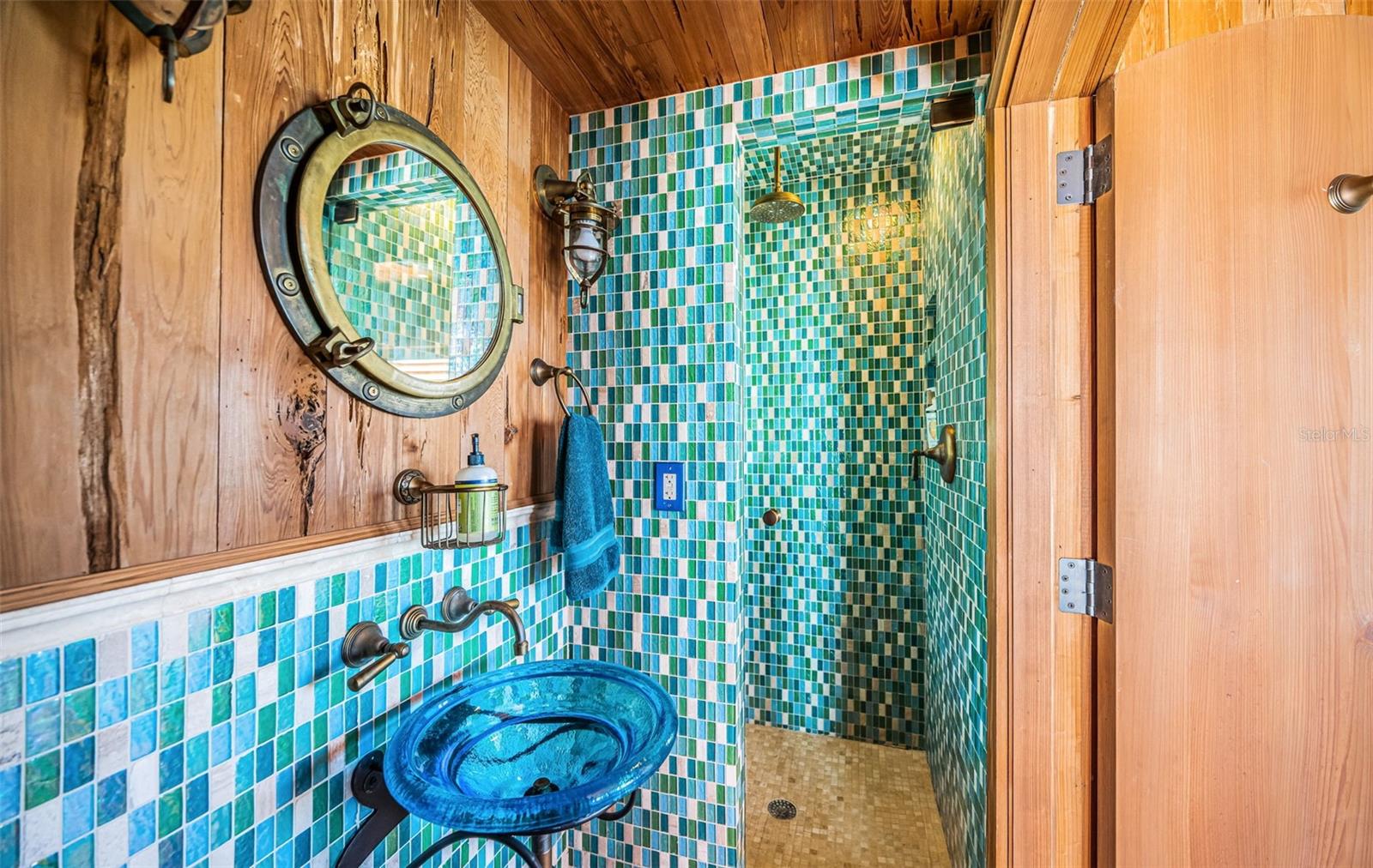 Listing photo id 78 for 1403 Pass A Grille Way