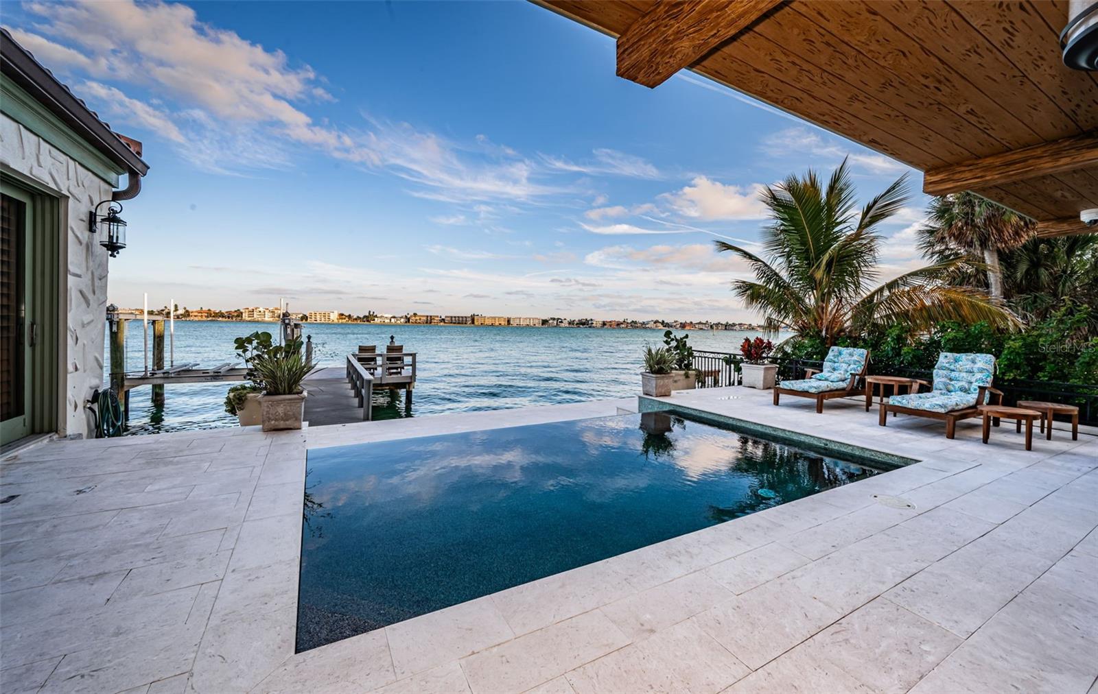 Listing photo id 80 for 1403 Pass A Grille Way