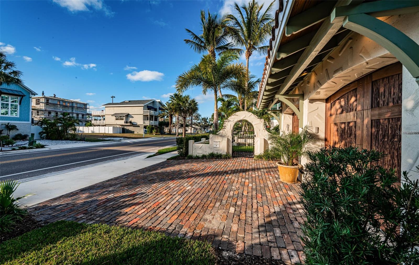 Listing photo id 91 for 1403 Pass A Grille Way