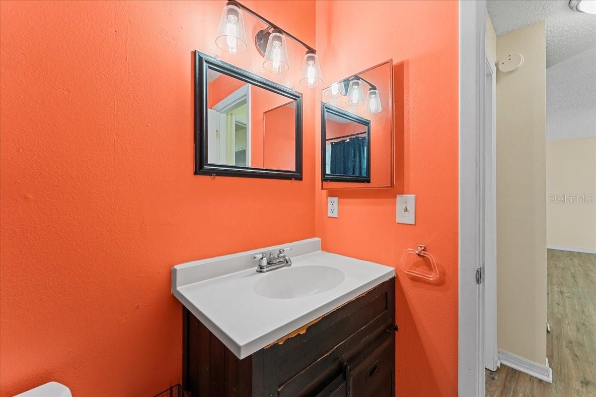 Listing photo id 17 for 3701 Modesto Street