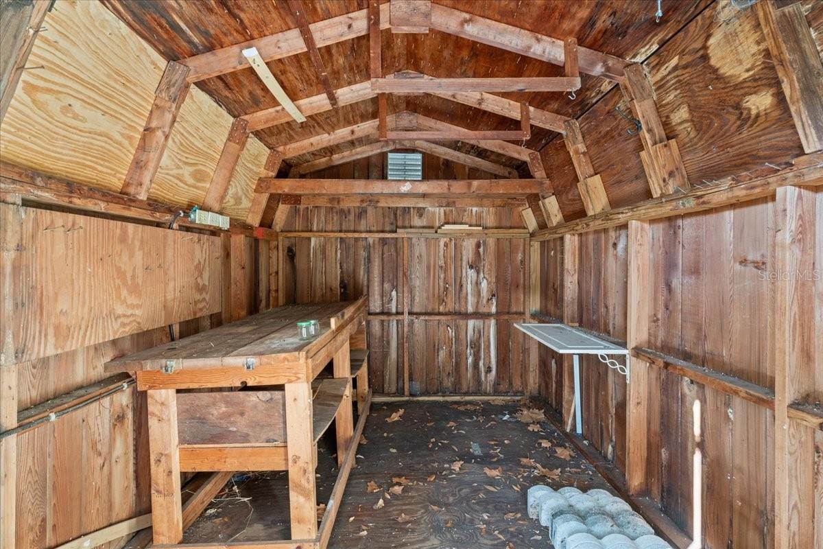 Listing photo id 23 for 3701 Modesto Street