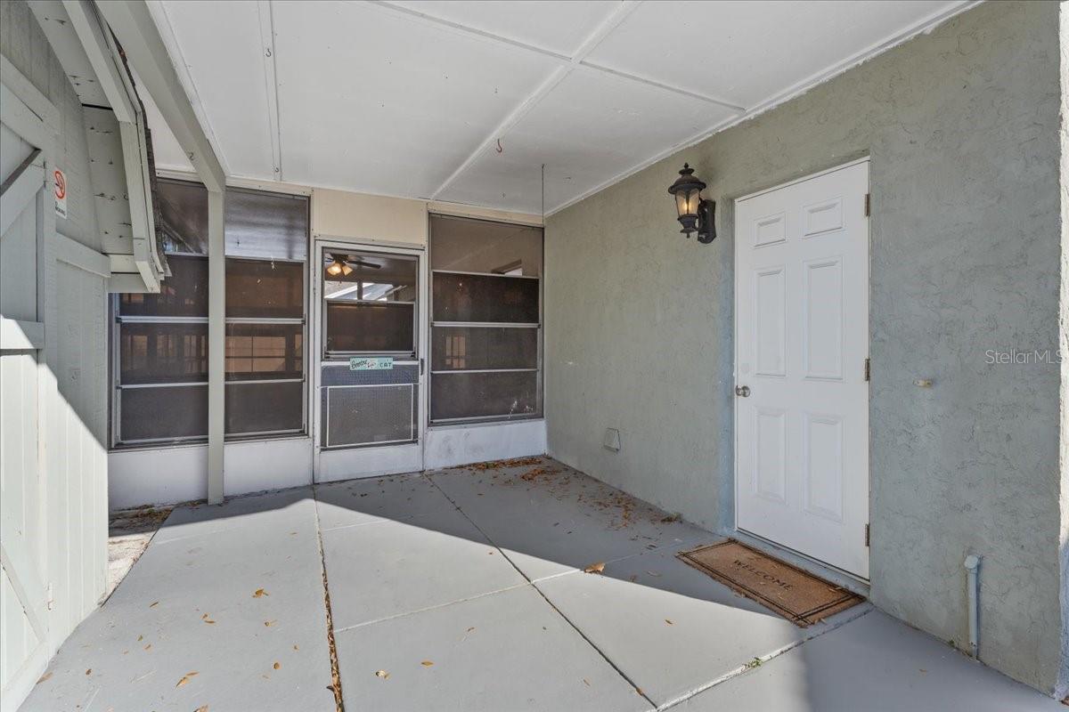 Listing photo id 24 for 3701 Modesto Street