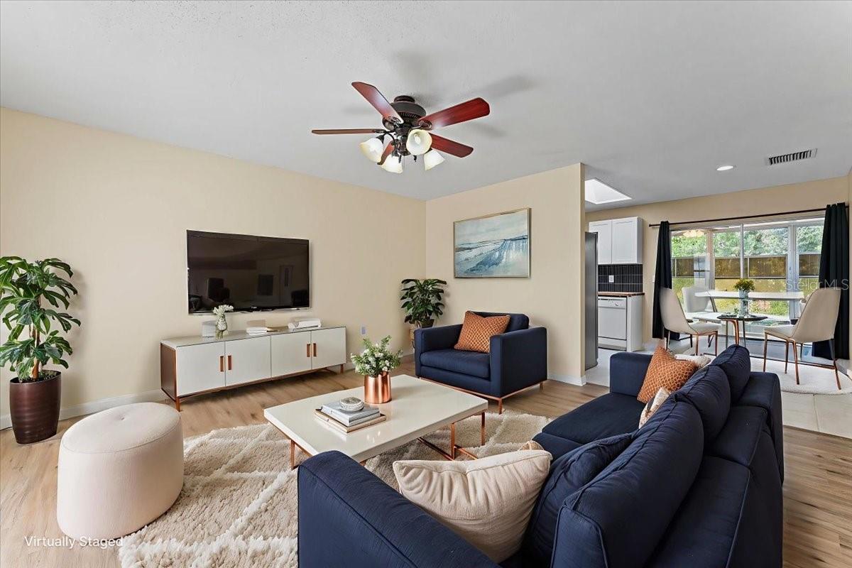 Listing photo id 1 for 3701 Modesto Street