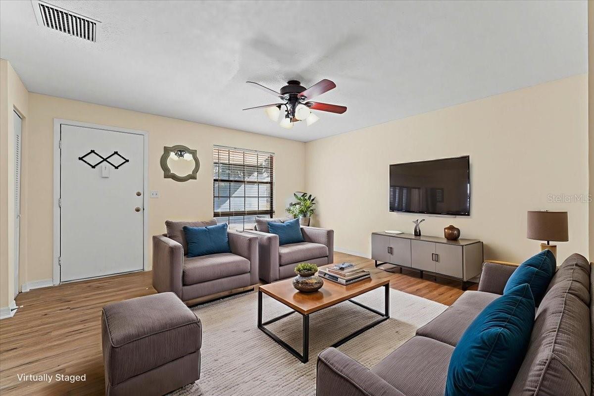 Listing photo id 3 for 3701 Modesto Street