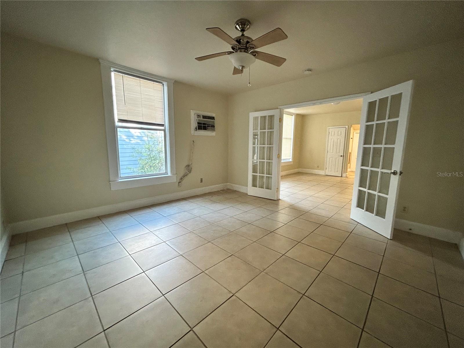 Image 5 of 11 For 727 Dartmoor Street N 301