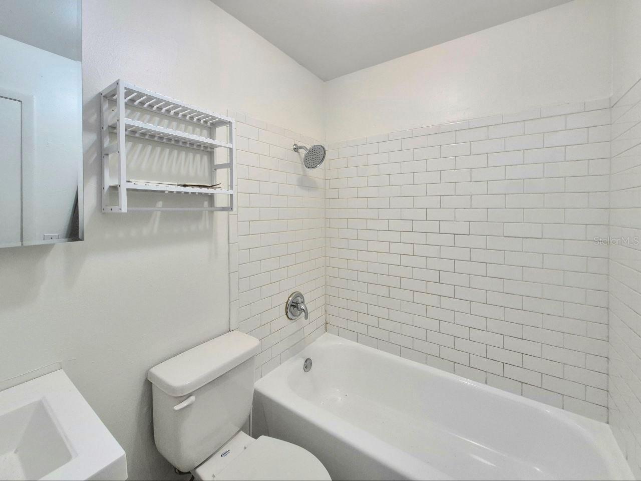 Image 20 of 29 For 2408 Cypress Street B