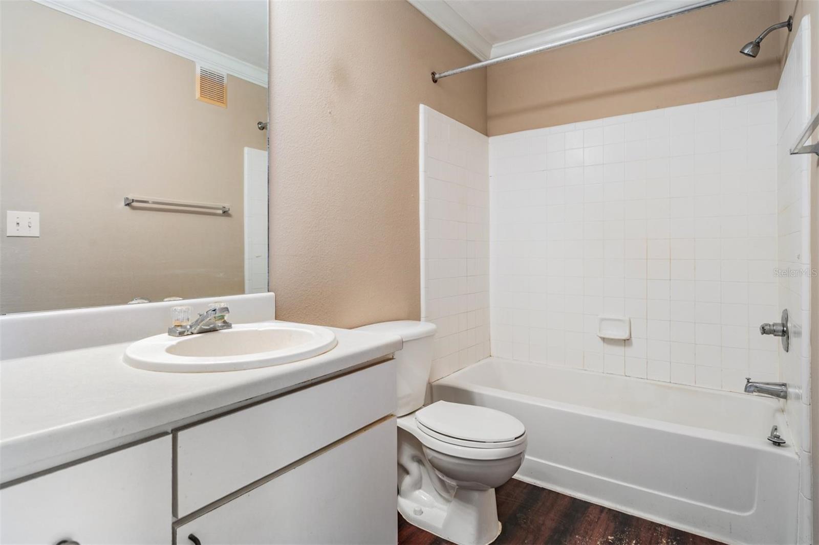 Image 16 of 33 For 18119 Bridle Club Drive