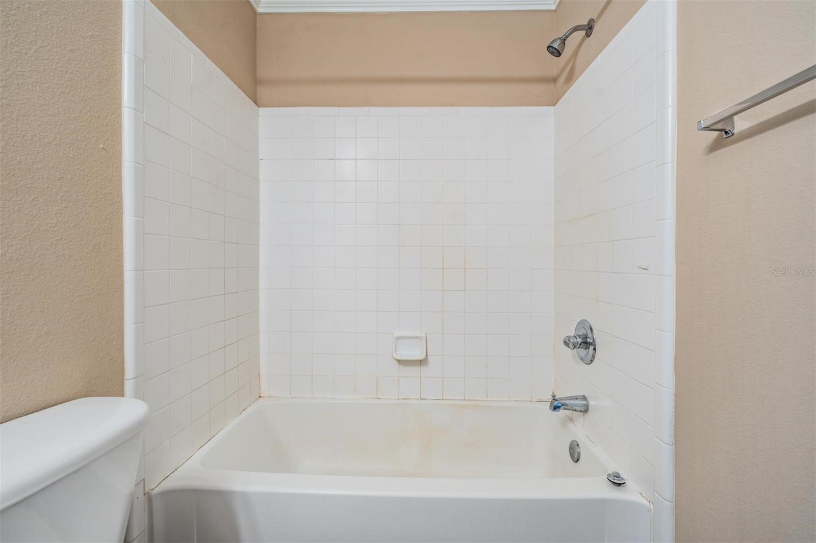 Image 21 of 33 For 18119 Bridle Club Drive