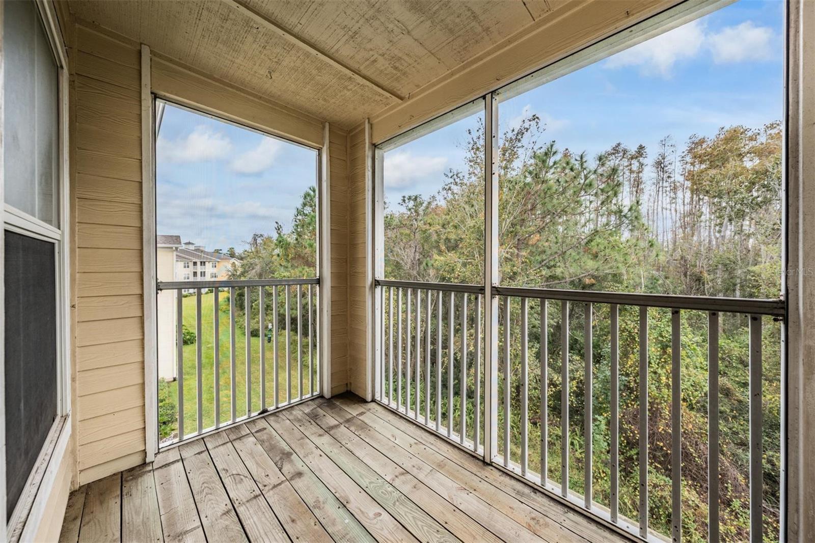 Image 22 of 33 For 18119 Bridle Club Drive