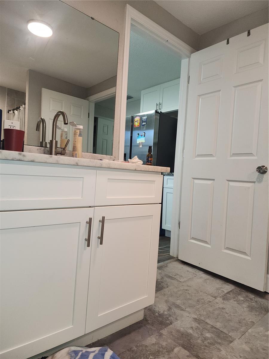 Image 5 of 13 For 2439 Lakeview Street