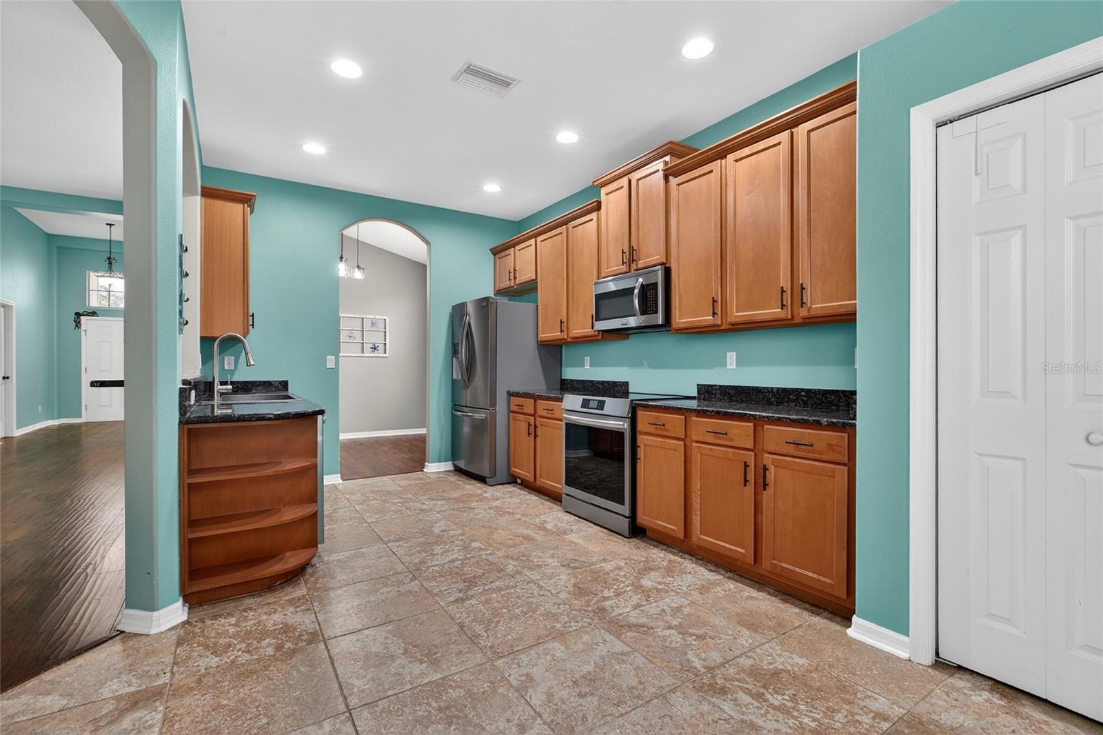 Image 11 of 41 For 7170 50th Avenue Circle E