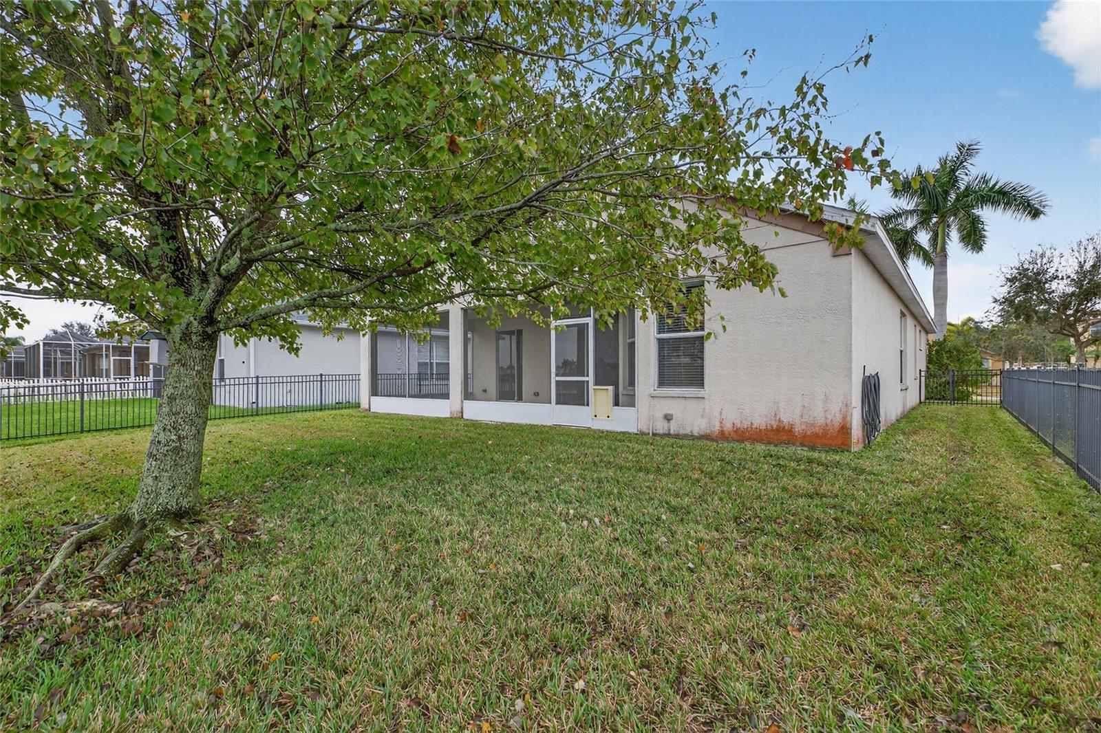 Image 32 of 41 For 7170 50th Avenue Circle E