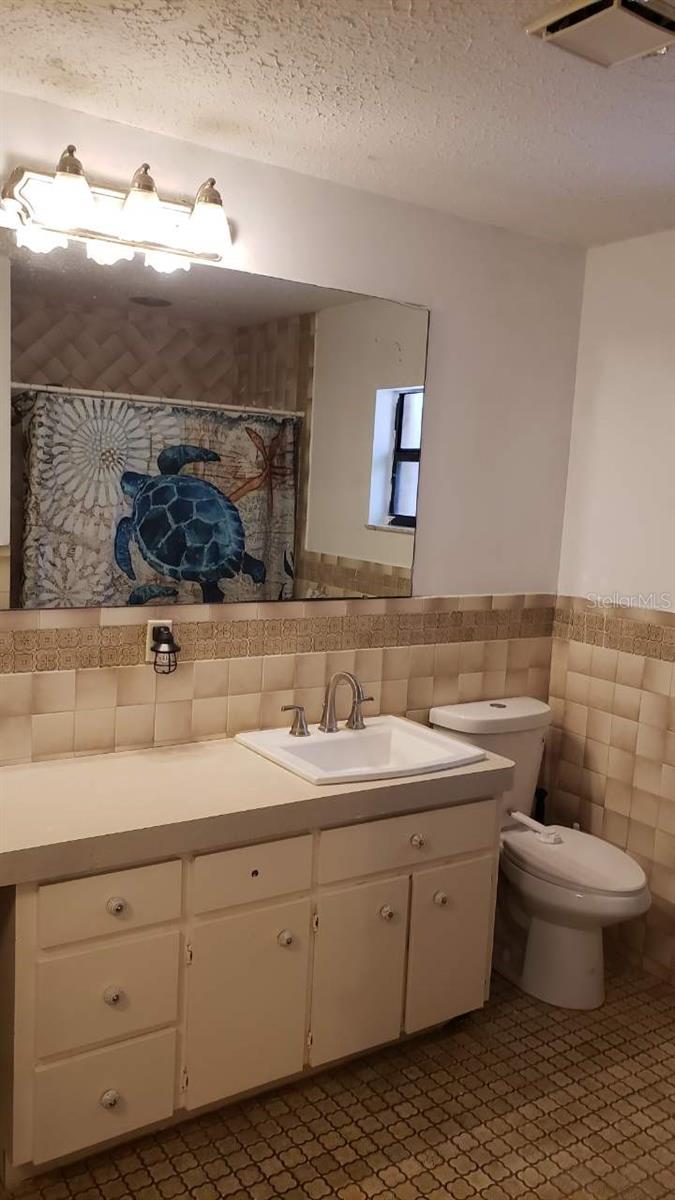 Image 21 of 27 For 7607 Tall Tree Court