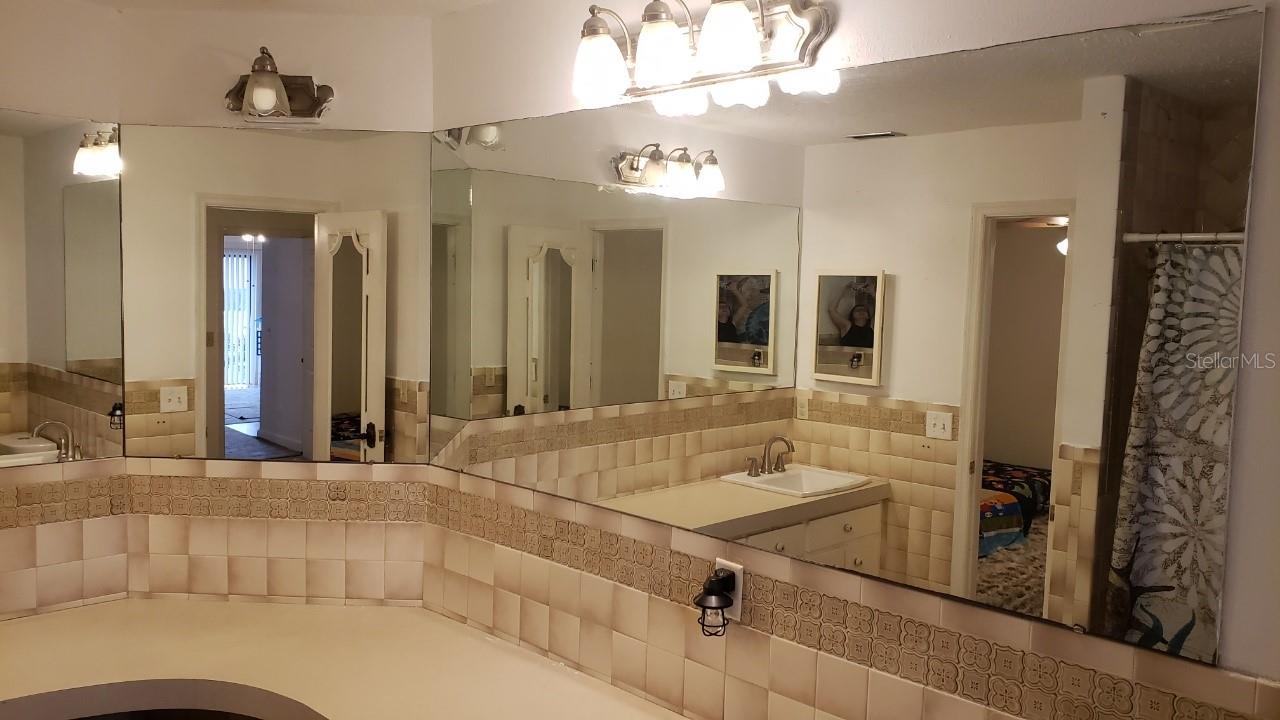 Image 22 of 27 For 7607 Tall Tree Court