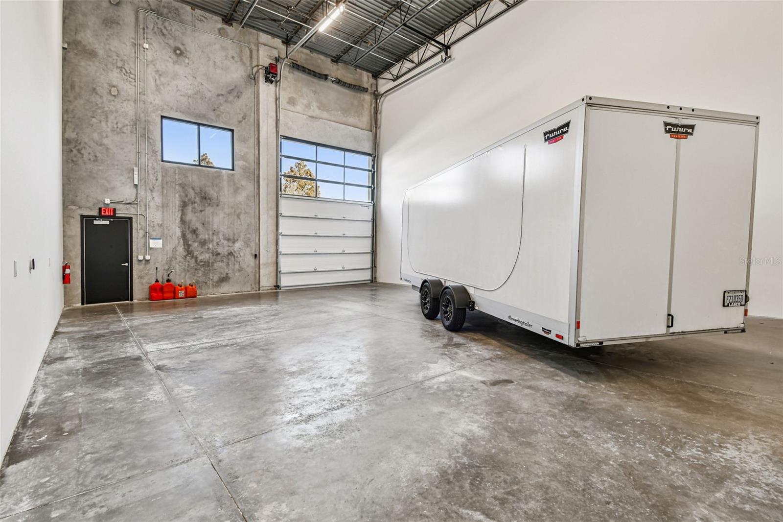 Listing photo id 9 for 6500 Motor Enclave Way 213