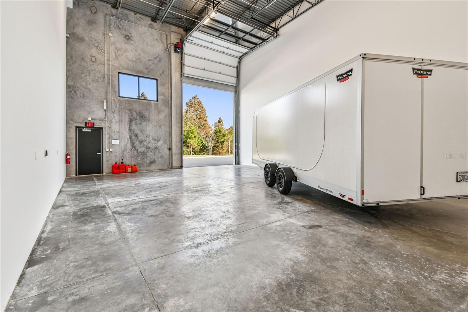 Listing photo id 12 for 6500 Motor Enclave Way 213