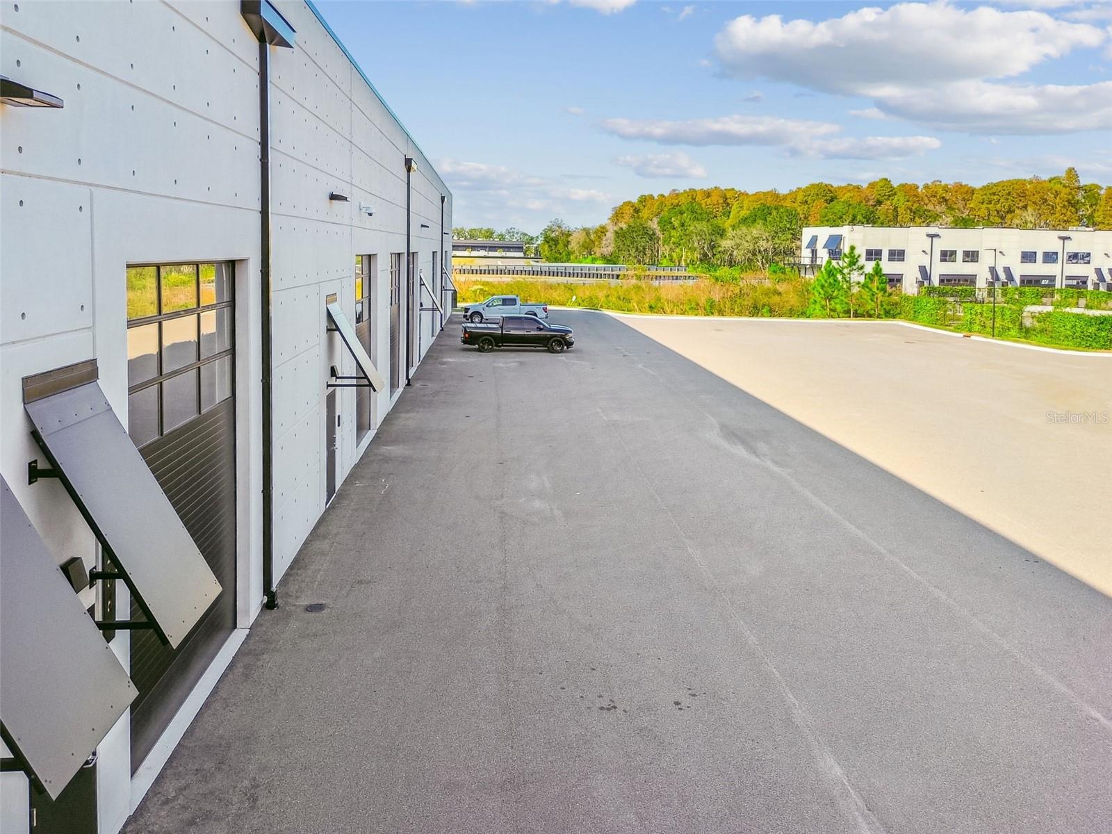 Listing photo id 15 for 6500 Motor Enclave Way 213