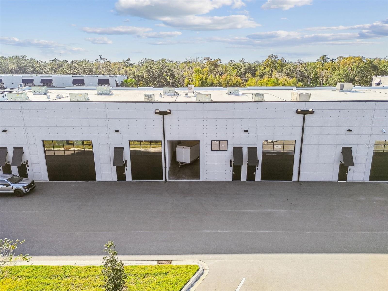 Listing photo id 16 for 6500 Motor Enclave Way 213