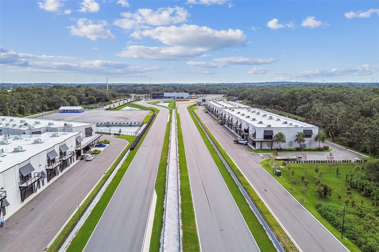 Listing photo id 27 for 6500 Motor Enclave Way 213