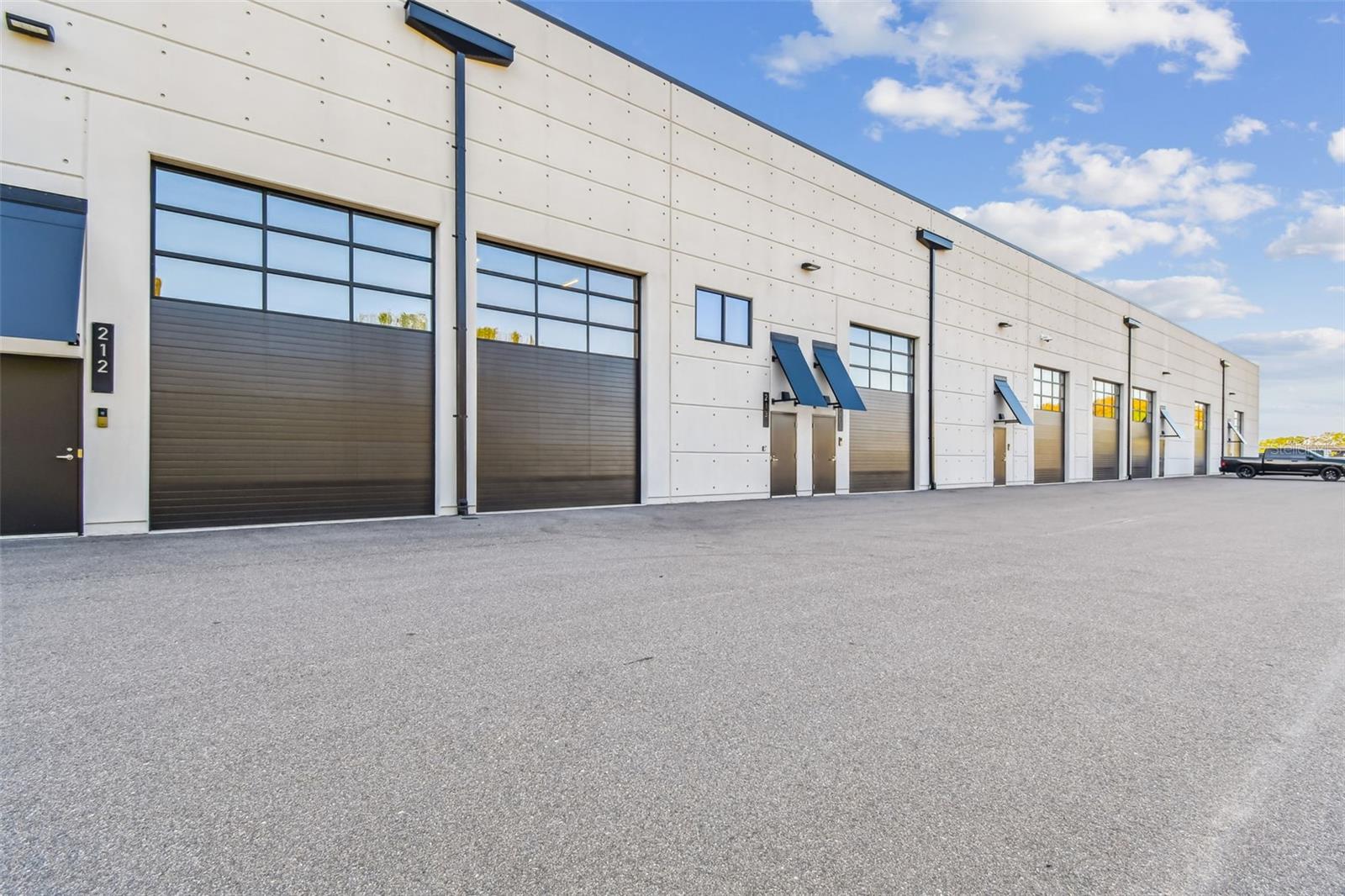 Listing photo id 3 for 6500 Motor Enclave Way 213