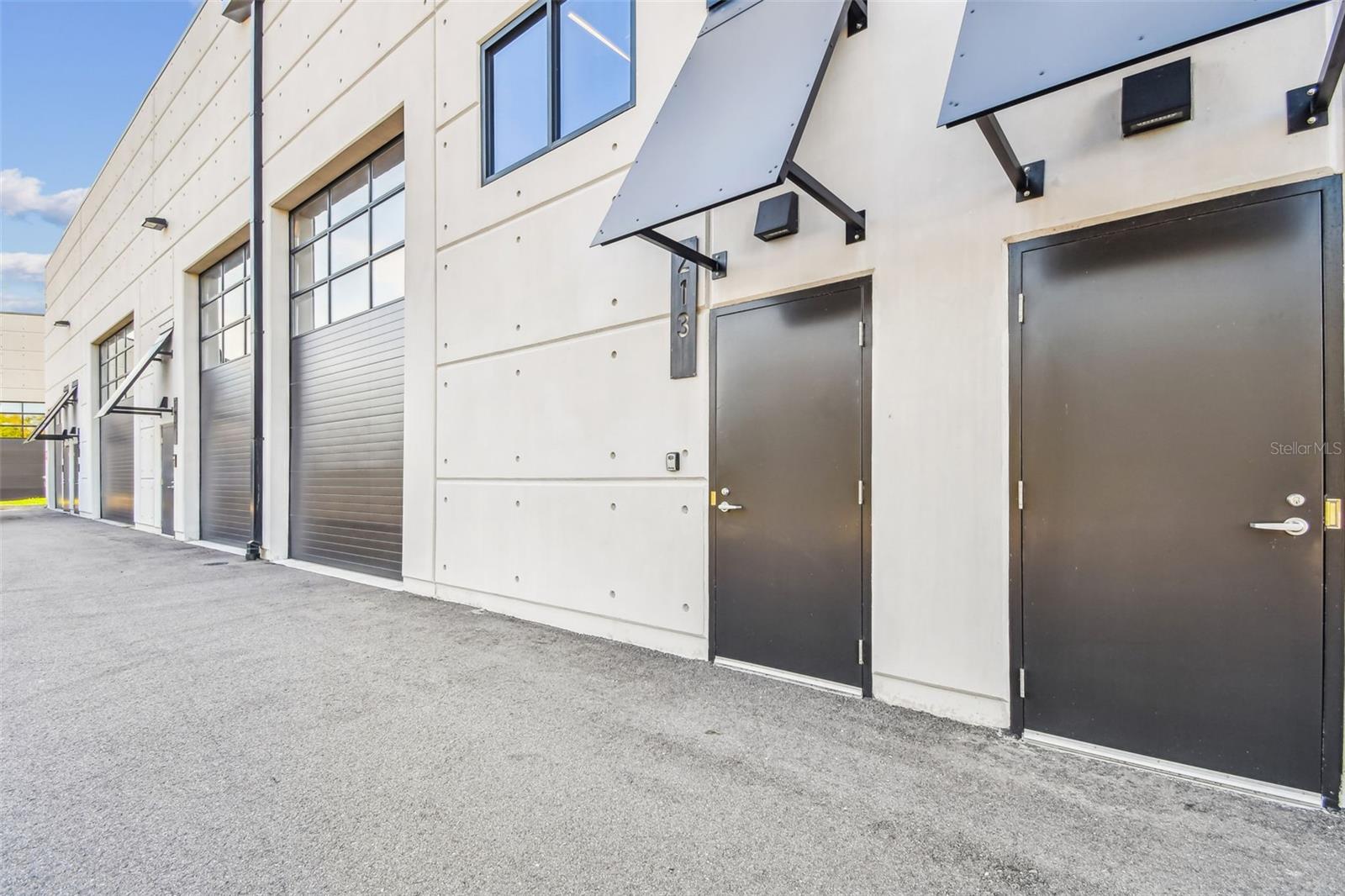 Image 3 of 30 For 6500 Motor Enclave Way 213