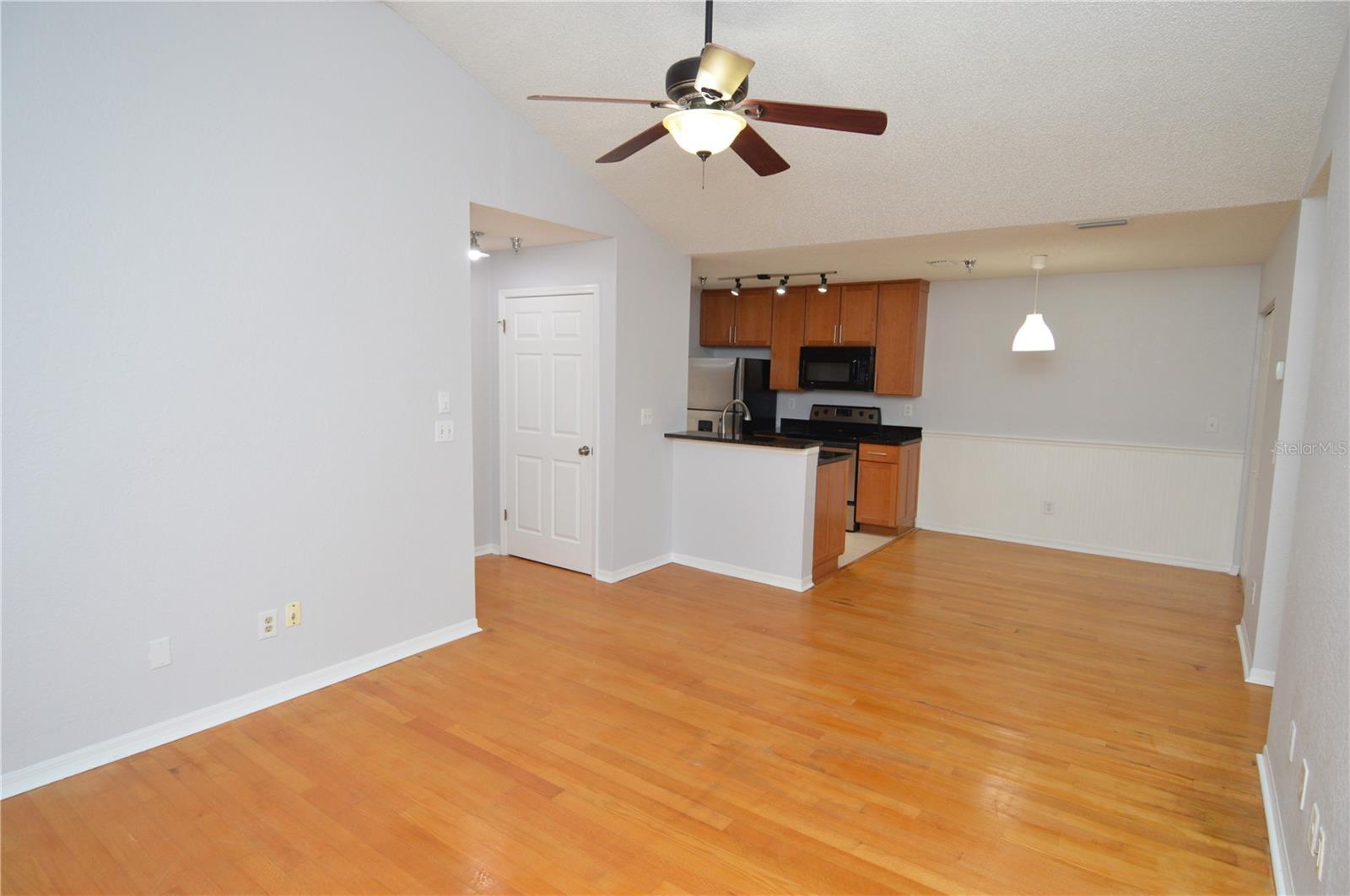 Image 14 of 95 For 10263 Gandy Boulevard N 1916