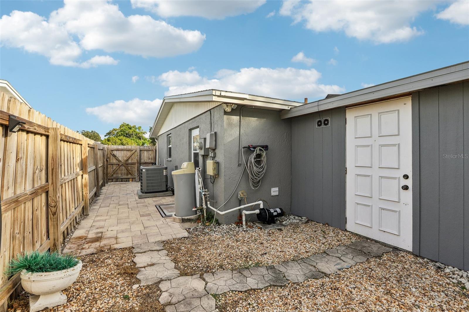 Image 29 of 33 For 3111 Finch Drive