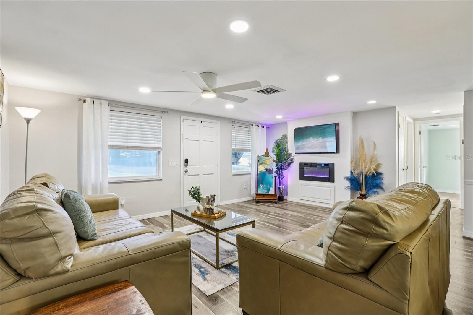 Image 3 of 33 For 3111 Finch Drive