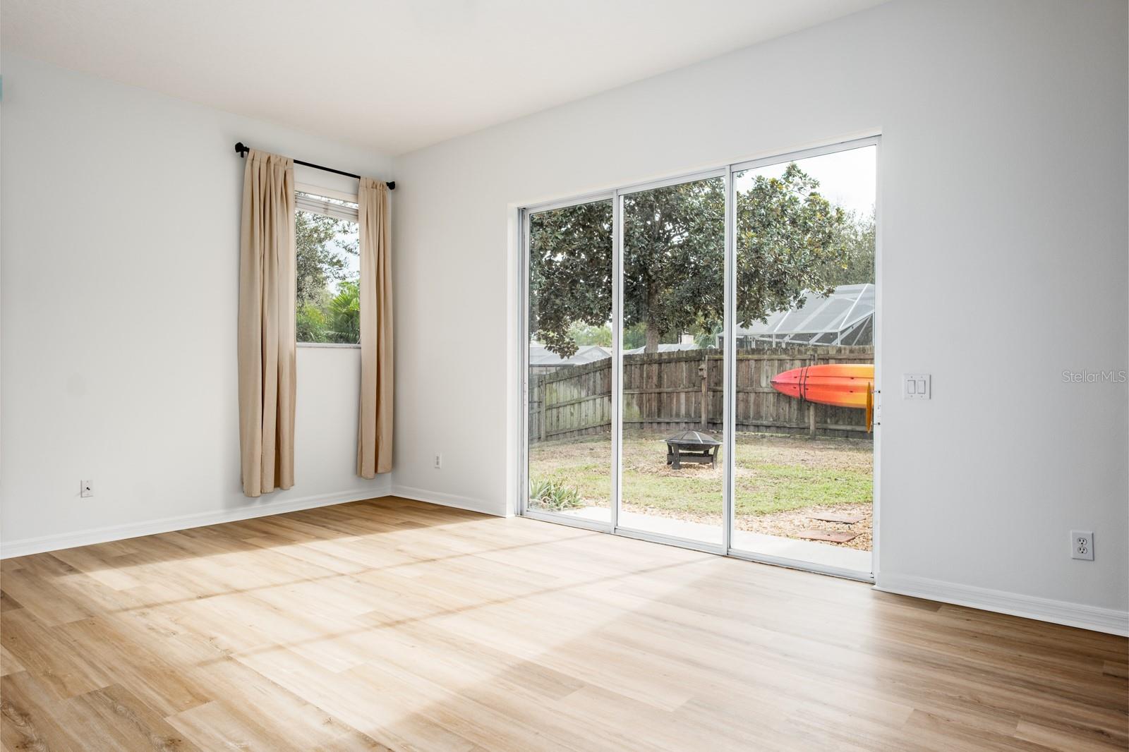 Image 17 of 67 For 527 Bridle Path Way