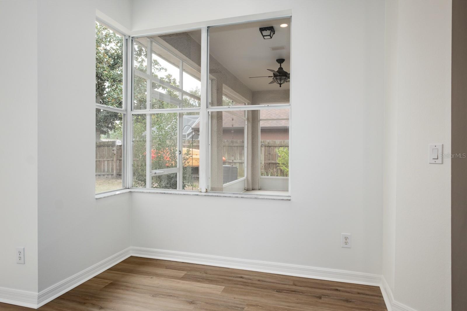 Image 21 of 67 For 527 Bridle Path Way