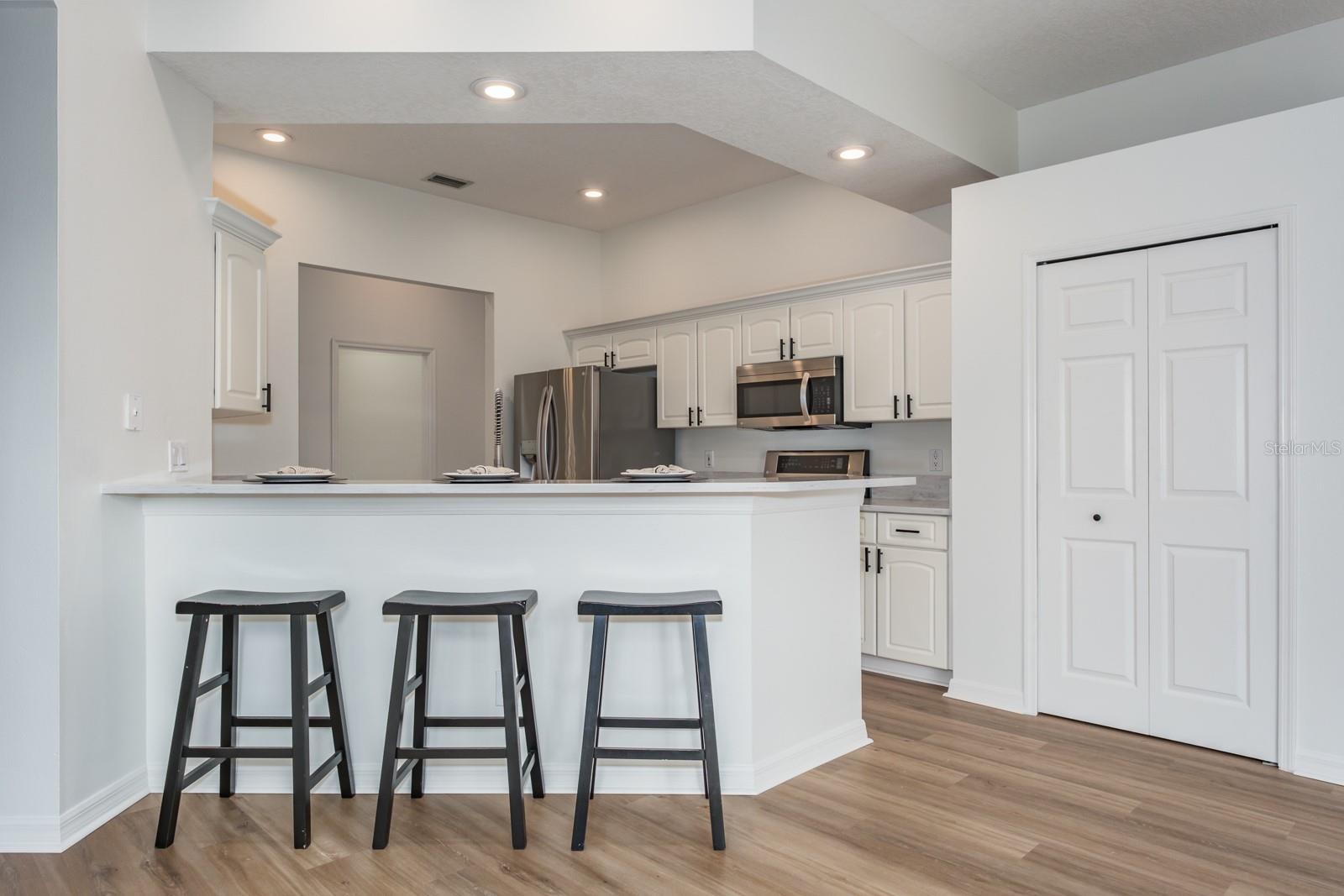 Image 23 of 67 For 527 Bridle Path Way