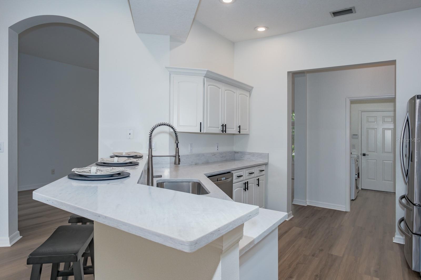 Image 24 of 67 For 527 Bridle Path Way