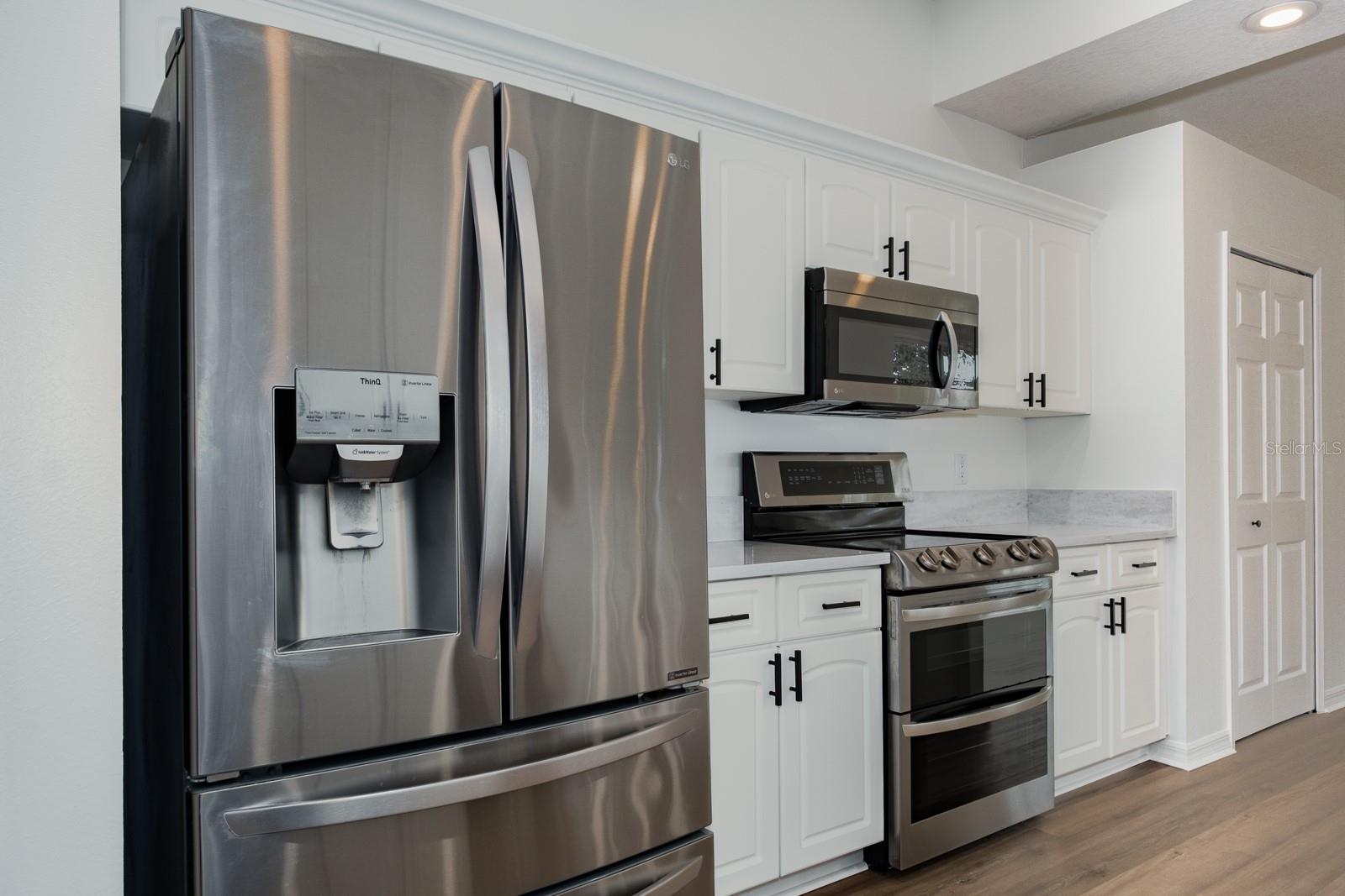 Image 26 of 67 For 527 Bridle Path Way