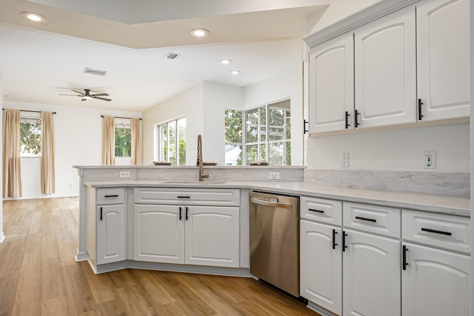 Image 27 of 67 For 527 Bridle Path Way