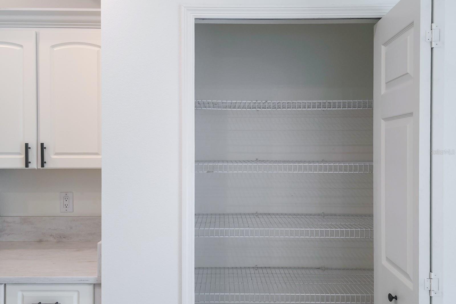 Image 29 of 67 For 527 Bridle Path Way