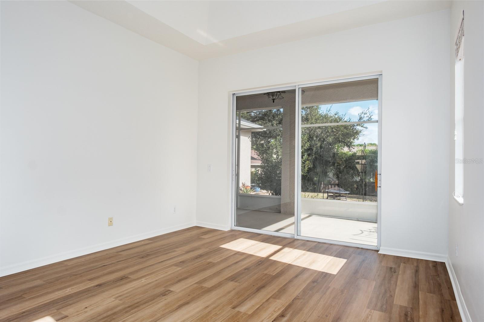 Image 31 of 67 For 527 Bridle Path Way