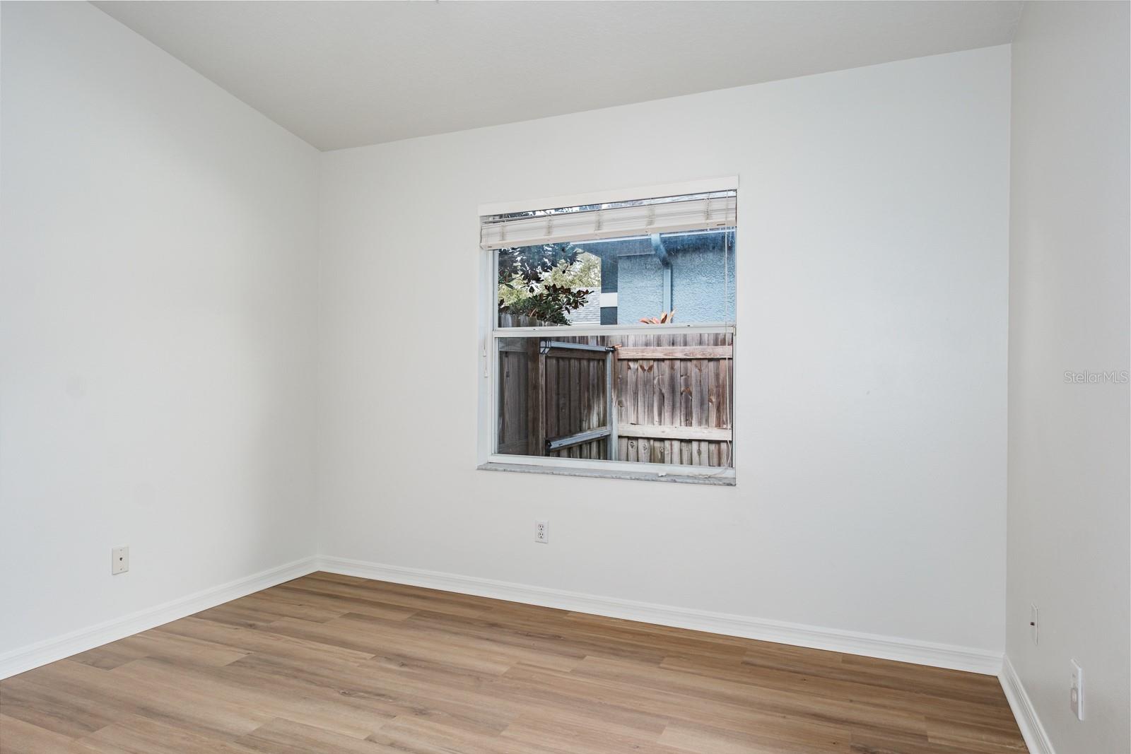 Image 40 of 67 For 527 Bridle Path Way