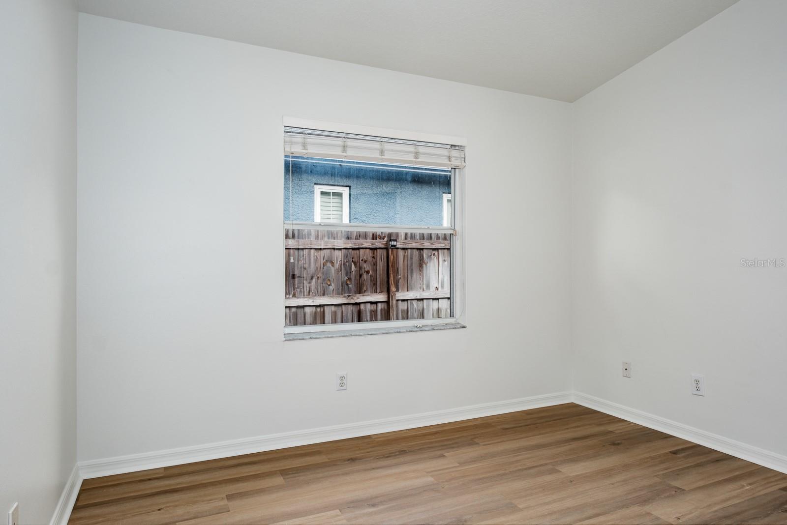 Image 41 of 67 For 527 Bridle Path Way