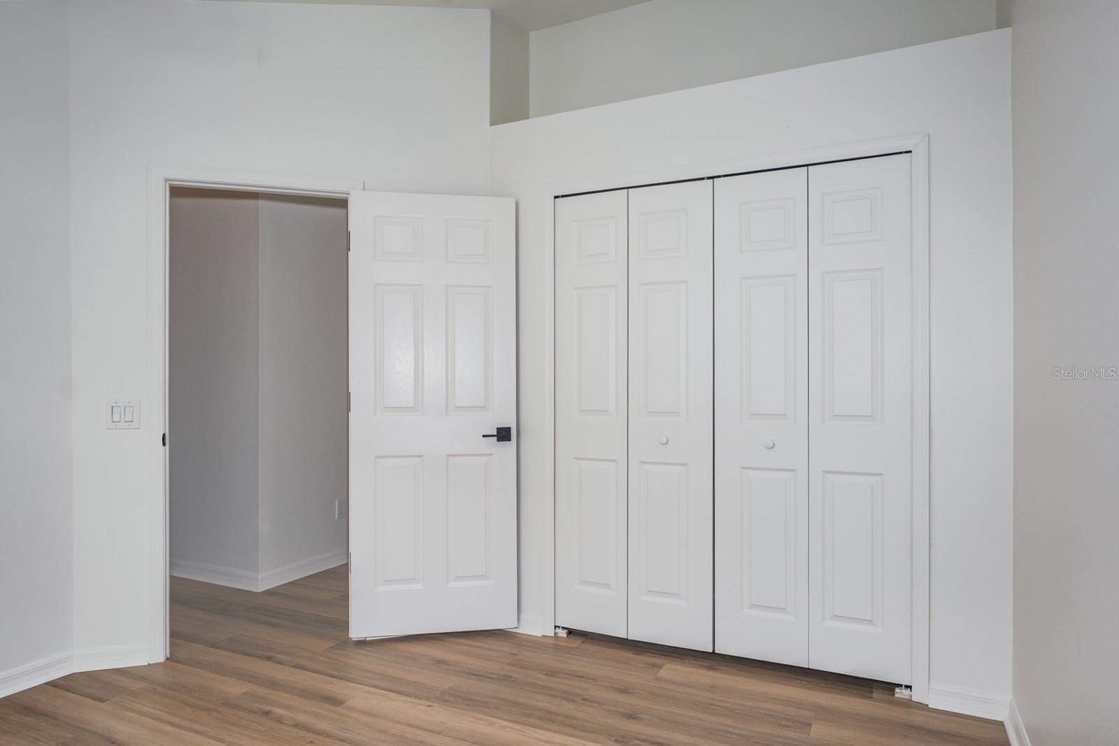 Image 43 of 67 For 527 Bridle Path Way