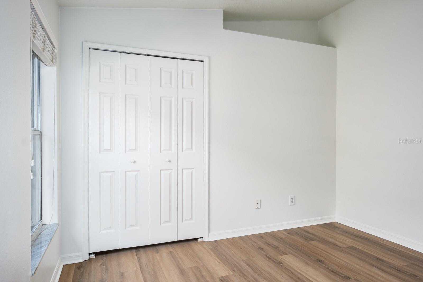 Image 47 of 67 For 527 Bridle Path Way