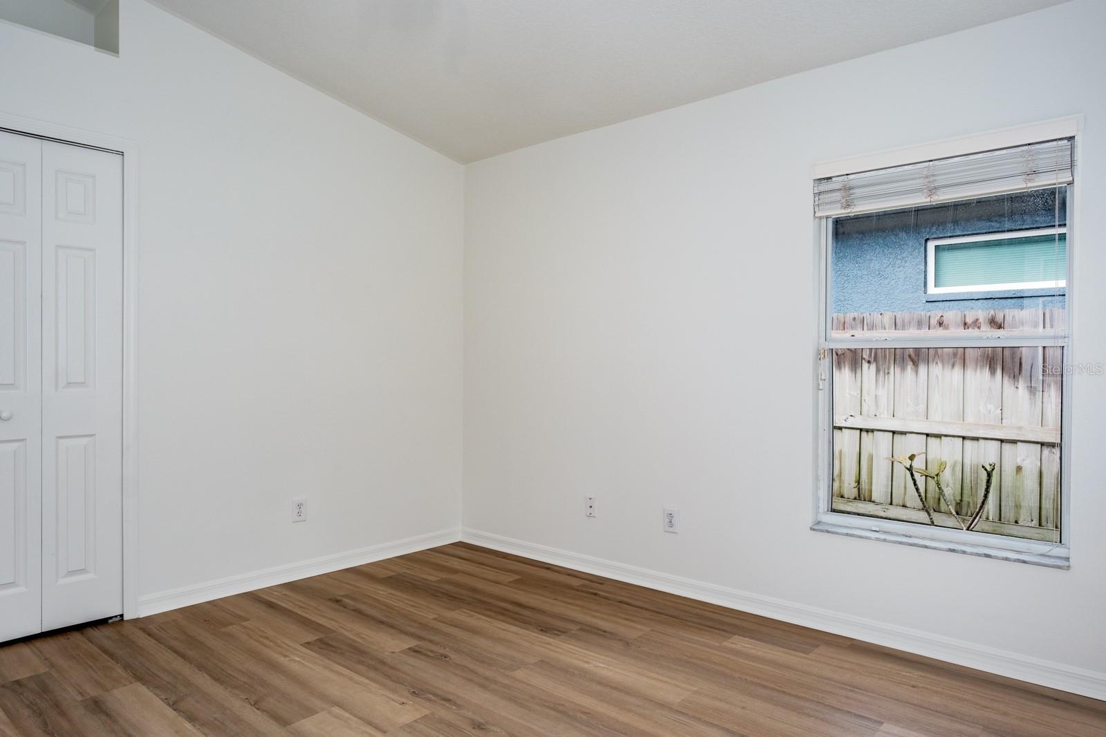 Image 50 of 67 For 527 Bridle Path Way