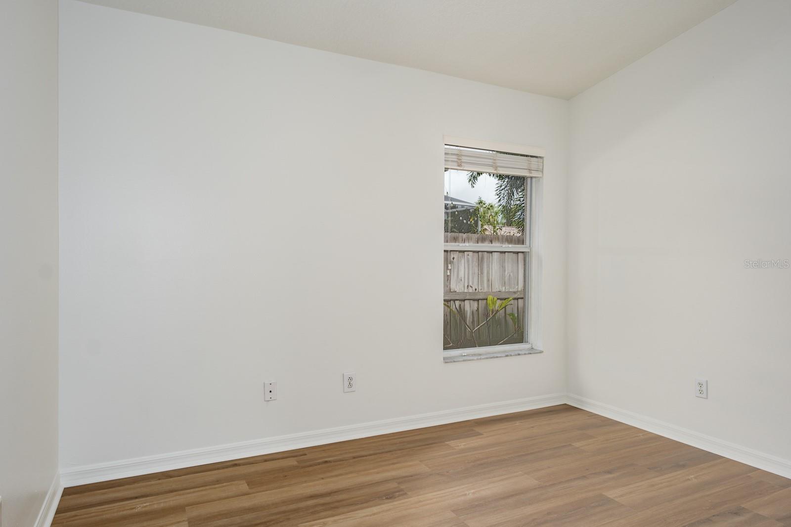 Image 51 of 67 For 527 Bridle Path Way