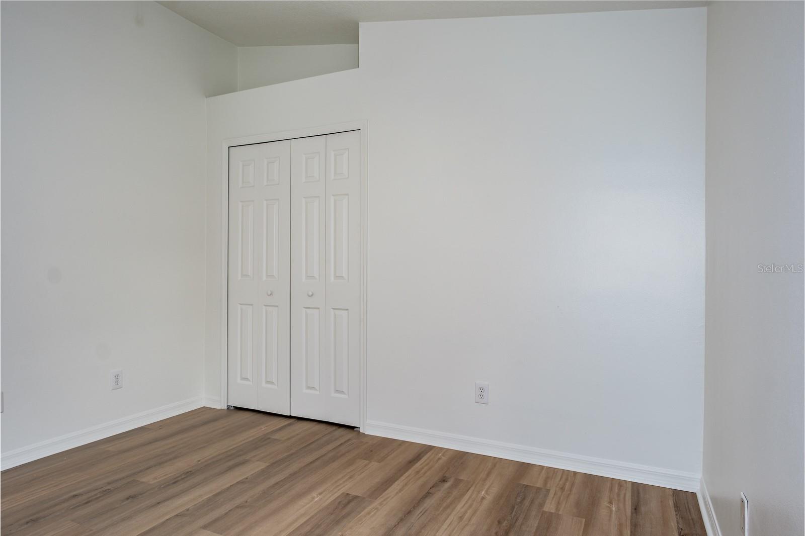 Image 52 of 67 For 527 Bridle Path Way