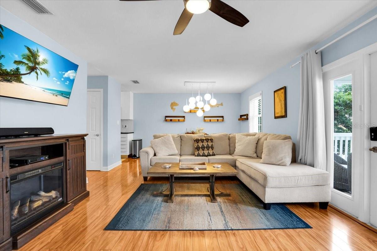 Image 5 of 37 For 101 Pompano Drive Se C