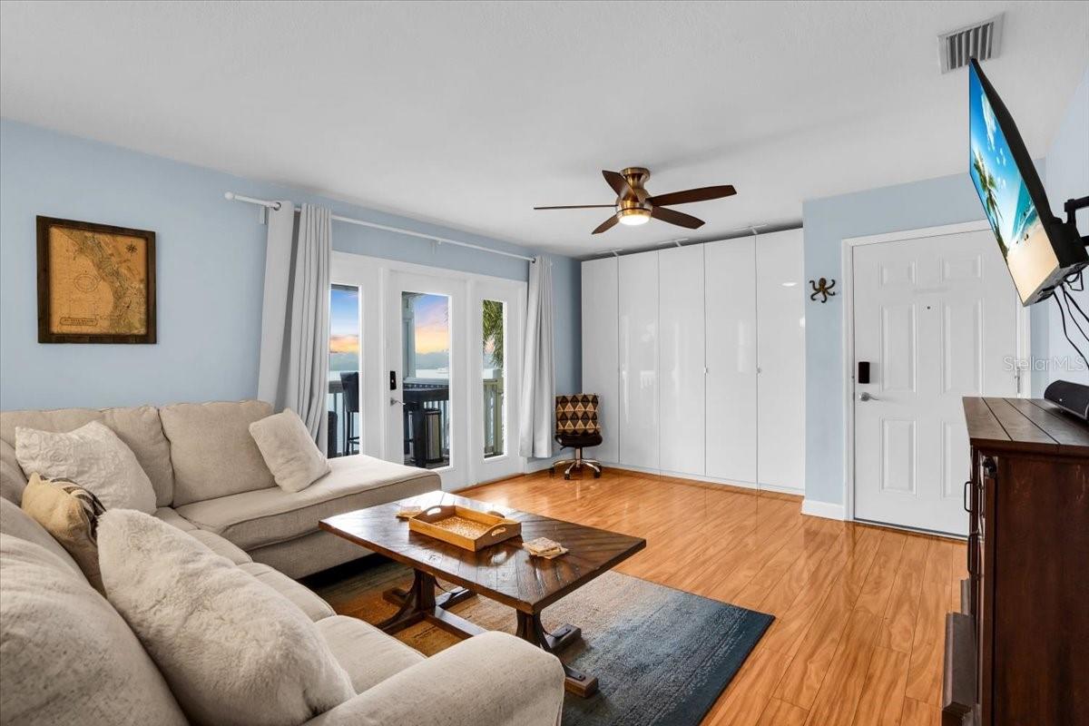 Image 7 of 37 For 101 Pompano Drive Se C