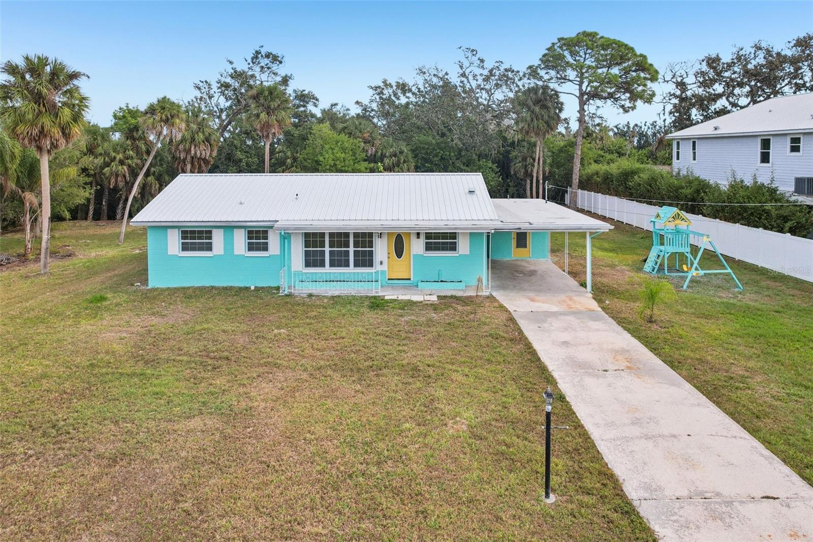 Details for 215 17th Street Nw, RUSKIN, FL 33570