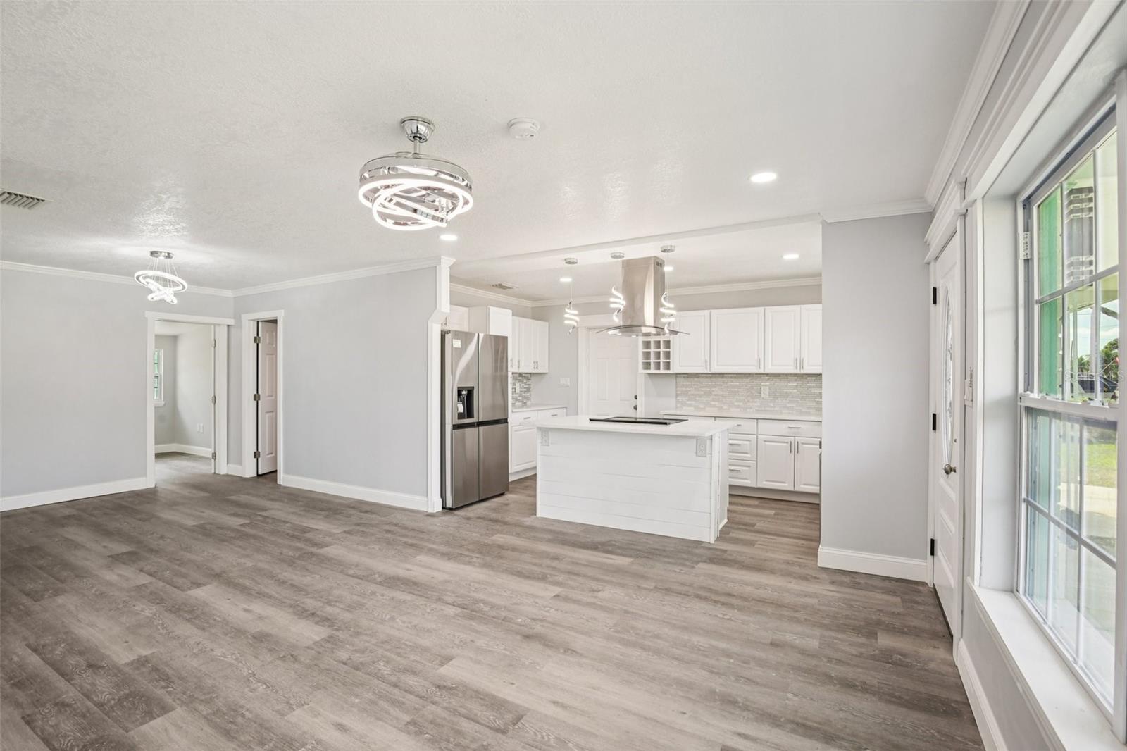 Listing photo id 8 for 215 17th Street Nw