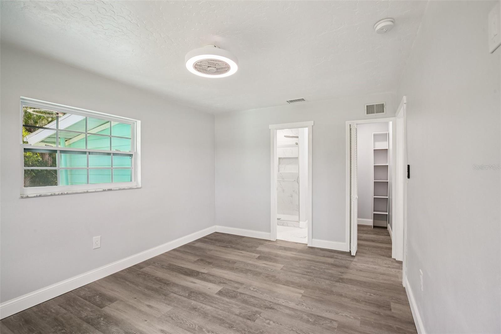 Listing photo id 10 for 215 17th Street Nw