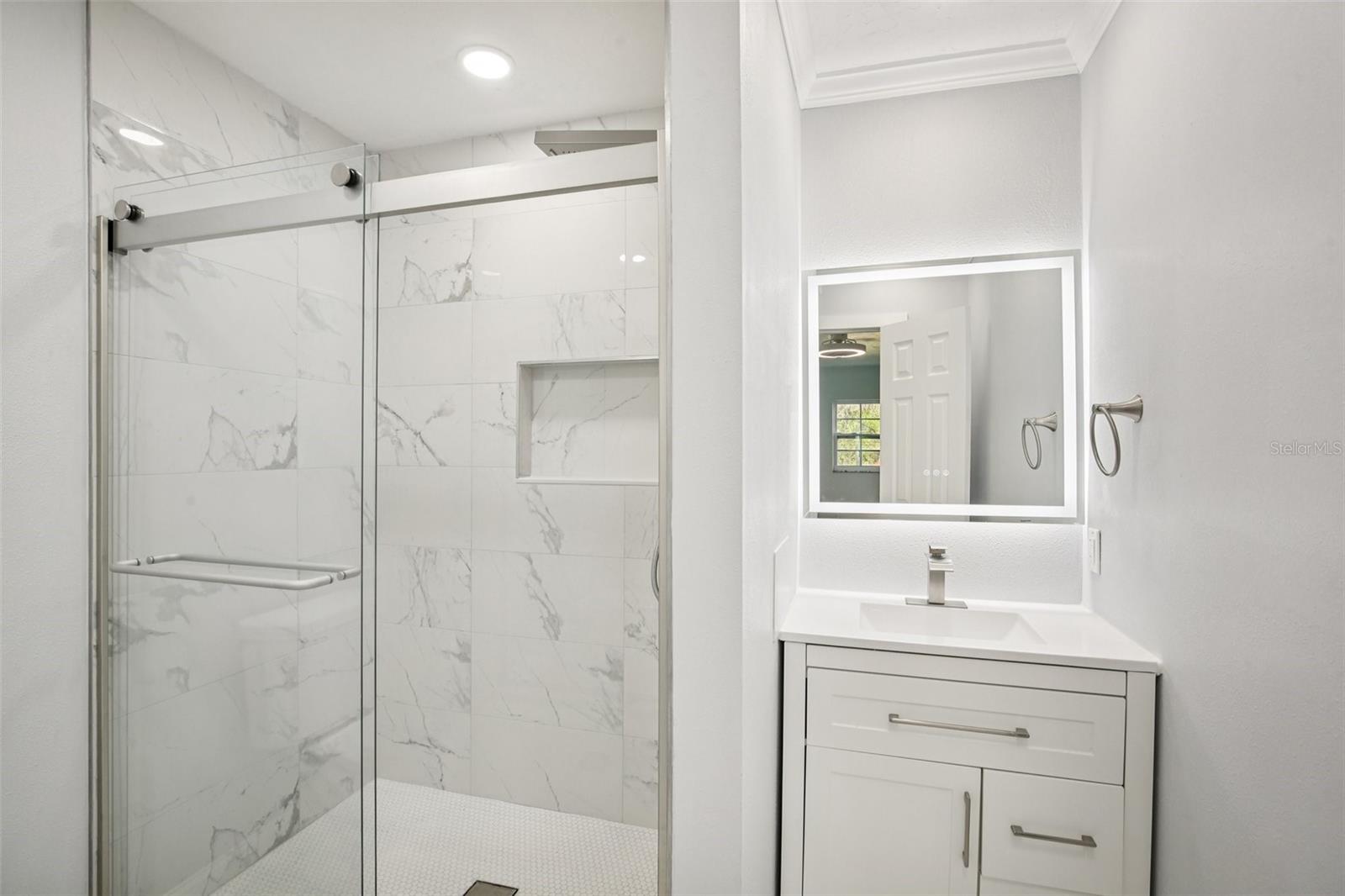 Listing photo id 12 for 215 17th Street Nw