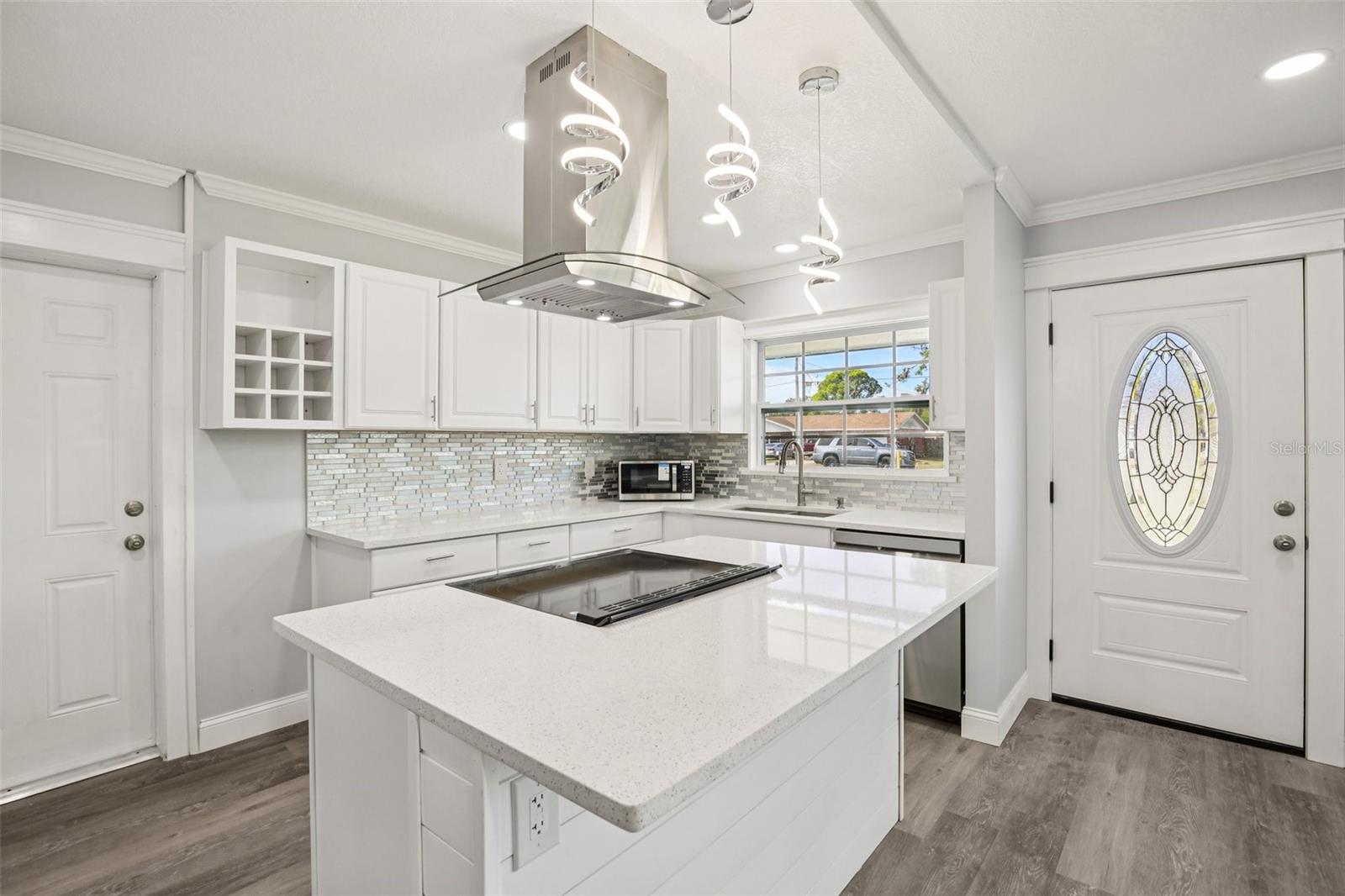 Listing photo id 7 for 215 17th Street Nw